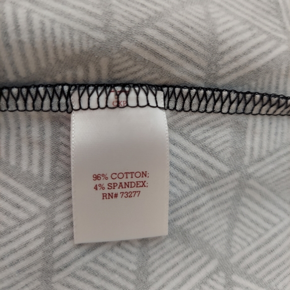 SO from Kohl's geometric design mini skirt.  XS. - Picture 5 of 7